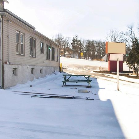 Oyo Hotel Wilkes-Barre East ภายนอก รูปภาพ