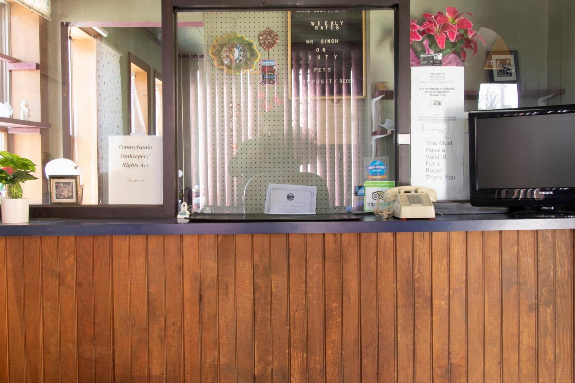 Oyo Hotel Wilkes-Barre East ภายนอก รูปภาพ